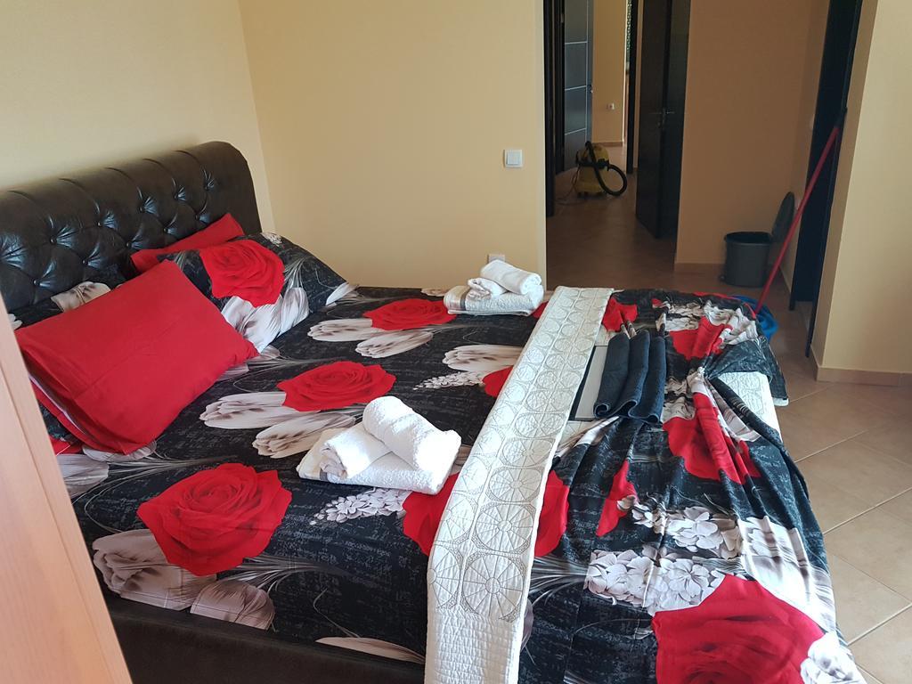 Kopernikus Apartments Ulcinj Luaran gambar